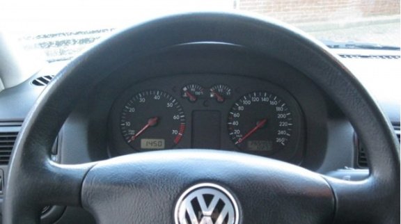 Volkswagen Golf - 1.6 schakelbak - 1