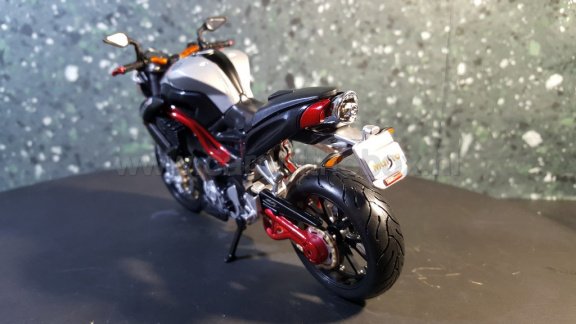 Benelli Tornado naked Tre Titanium 1:12 Maisto - 3