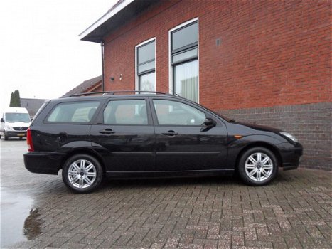 Ford Focus Wagon - 1.6-16V Futura Airco | Leer | Trekhaak - 1