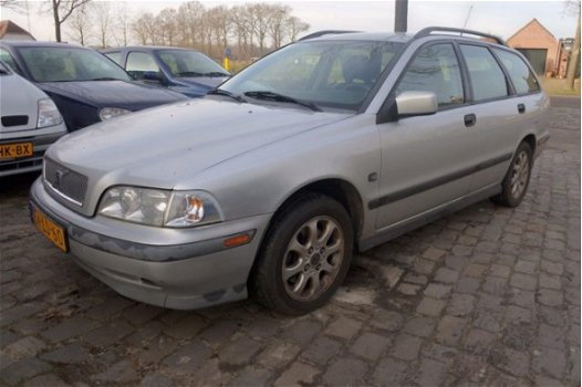 Volvo V40 - 1.8 Europa geen roest , airco 219 dkm apk 16-3-2020 - 1