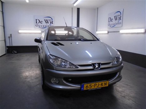 Peugeot 206 CC - 1.6-16V Roland Garros in ZEER NETTE STAAT incl. NWE APK /GARANTIE - 1