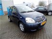 Toyota Yaris - 1.3 VVT-i Sol 5 deurs airco - 1 - Thumbnail