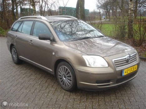 Toyota Avensis Wagon - 2.0 D-4D Linea Terra - 1