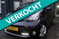 Toyota Aygo - 1.0 VVT-i Dynamic Orange / Airco / Navi / LMV / 5-DRS / N.A.P - 1 - Thumbnail