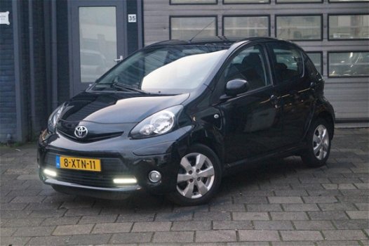 Toyota Aygo - 1.0 VVT-i Dynamic Orange / Airco / Navi / LMV / 5-DRS / N.A.P - 1