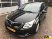 Toyota Avensis - 2.0 D-4D Comfort * NAVIGATIE - 1 - Thumbnail