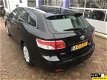 Toyota Avensis - 2.0 D-4D Comfort * NAVIGATIE - 1 - Thumbnail