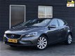 Volvo V40 - 1.6 D2 SUMMUM, XENON, LEDER, PANORAMADAK, VELE OPTIE'S - 1 - Thumbnail