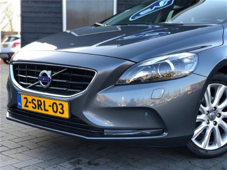 Volvo V40 - 1.6 D2 SUMMUM, XENON, LEDER, PANORAMADAK, VELE OPTIE'S - 1