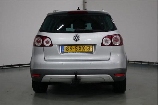 Volkswagen Golf - 1.4 TSI Cross Navigatie NAP / Parkeersensoren / Trekhaak - 1