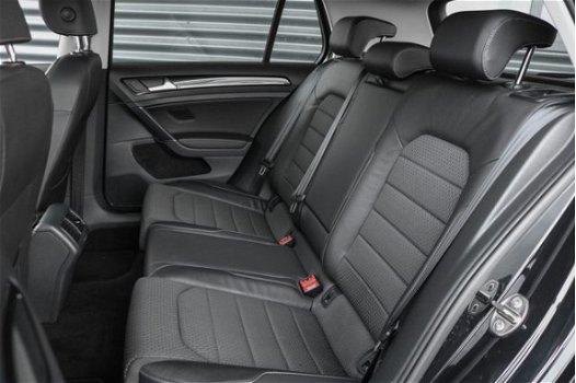 Volkswagen Golf - 1.2 TSI Business NL-Auto Verwarmde voorstoelen Bestuurdersstoel Massage functie Cr - 1