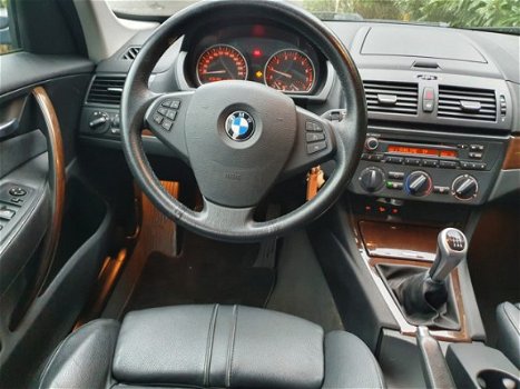BMW X3 - 2.0i Leder/Xenon/18 inch - 1