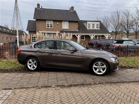 BMW 3-serie - Luxury Line, Leder, NavigatieProf, Keyless Go, Harman Kardon - 1
