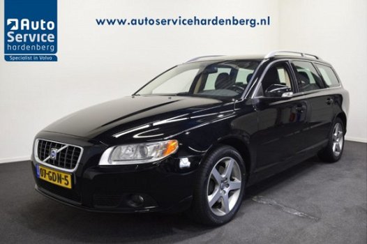 Volvo V70 - 2.4 D5 Autom.Summum Trekhaak | Leer | Stoelverw.| Mem.stoel | Xenon - 1