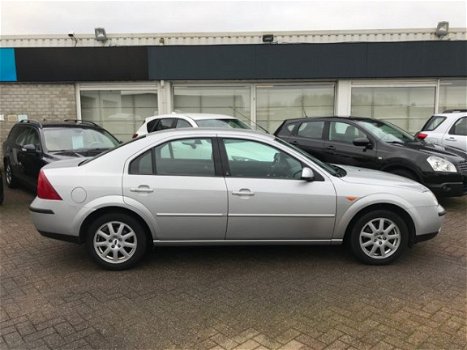 Ford Mondeo - 1.8 16V First Edition Clima Cruise Trekhaak 142.176km - 1