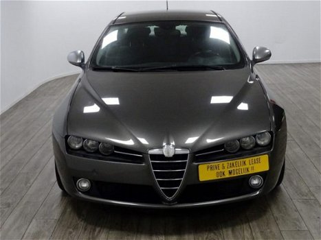 Alfa Romeo 159 - 1.9 JTS DISTINCTIVE/ CLIMA/ APK 4-2020 - 1