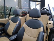 Mini Mini Cabrio - 1.6 Cooper S Chili Aut. | JCW Pakket | Xenon | Navi | Leder | 18 inch