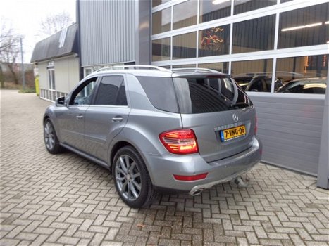 Mercedes-Benz M-klasse - 300 CDI BlueEFFICIENCY NL Auto Navi Leer 21 Inch Boekjes - 1