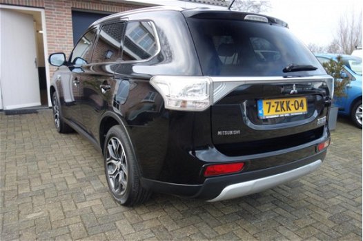 Mitsubishi Outlander - 2.0 PHEV Executive Edition X-Line navi-camera-excl.btw - 1