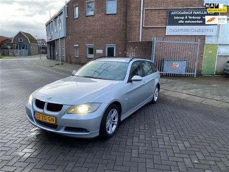 BMW 3-serie Touring - 318d Business Line Xenon Navi Mooie Auto - 1