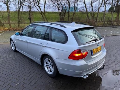 BMW 3-serie Touring - 318d Business Line Xenon Navi Mooie Auto - 1