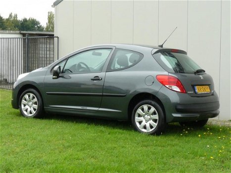 Peugeot 207 - 1.4 XR - 1