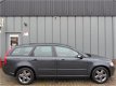 Volvo V50 - 1.8 Kinetic //APK//NAP//Airco//Cruise//Navi//Elec.Ramen//CV+AB//Trekhaak// - 1 - Thumbnail