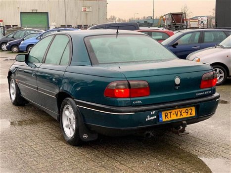 Opel Omega - 2.5i V6 CD Business OPRUIMINGSWEKEN BIJ PETER MULDER JR - 1