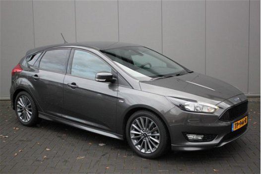 Ford Focus - 125PK EcoB. ST-Line Navigatie/Cruise-control/Climate-ctrl - 1