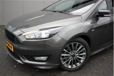 Ford Focus - 125PK EcoB. ST-Line Navigatie/Cruise-control/Climate-ctrl