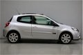 Renault Clio - TCe 100pk 20th Anniversary | Pano Dak | Navi | 1e Eigenaar | ABD Onderhouden | Clima - 1 - Thumbnail