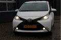 Toyota Aygo - 1.0 VVT-i x-play (70pk) 5-drs/ CAMERA/ Media-Scherm/ Airco/ Cruise/ Elek. pakket/ C.V. - 1 - Thumbnail