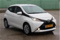 Toyota Aygo - 1.0 VVT-i x-play (70pk) 5-drs/ CAMERA/ Media-Scherm/ Airco/ Cruise/ Elek. pakket/ C.V. - 1 - Thumbnail