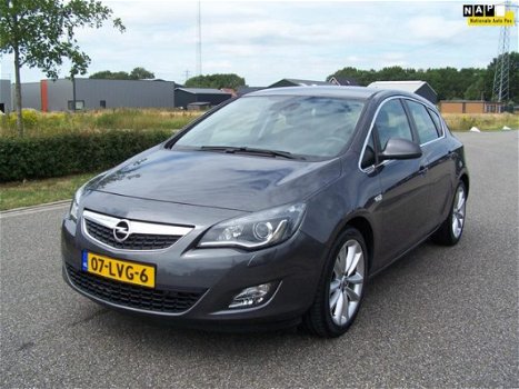 Opel Astra - 1.4 Turbo Cosmo / zeer mooi - 1