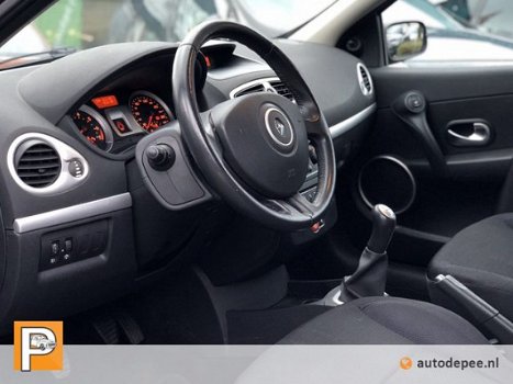 Renault Clio - 1.4-16V Dynamique Luxe AIRCO/LM. VELGEN/EL. RAMEN/CENTR. VERGR. rijklaarprijs - 1