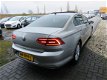 Volkswagen Passat - 1.6 TDI Highline Schuifdak LED koplampen Stoelverw Navi Clima PDC Bluetooth Crui - 1 - Thumbnail