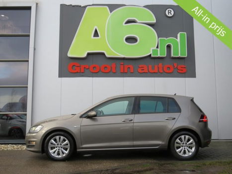 Volkswagen Golf - 1.6 TDI Highline BlueMotion Xenon LED Gr Navi Clima PDC Bluetooth Cruise - 1