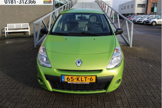 Renault Clio - 1.2 Special Line Navigatie/Airco - 1