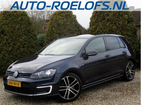 Volkswagen Golf - 1.4 TSI GTE / Navi / Camera / 18 inch - 1