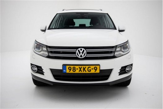 Volkswagen Tiguan - 2.0 TDI Sport&Style 4Motion DSG Pano Navi Xenon Trekhaak 19 Inch - 1