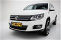 Volkswagen Tiguan - 2.0 TDI Sport&Style 4Motion DSG Pano Navi Xenon Trekhaak 19 Inch - 1 - Thumbnail