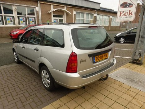 Ford Focus Wagon - 1.6-16V Trend - 1