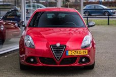 Alfa Romeo Giulietta - 1.4 Turbo QV-Line TCT Automaat Rosso Competizione