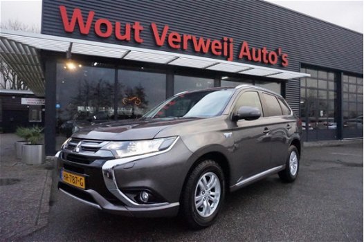 Mitsubishi Outlander - 2.0 PHEV 4WD CVT 5P Business Edition Excl. BTW - 1