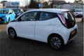 Toyota Aygo - 1.0 5 DEURS X-PLAY AIRCO CAMERA USB - 1 - Thumbnail