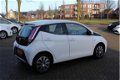 Toyota Aygo - 1.0 5 DEURS X-PLAY AIRCO CAMERA USB - 1 - Thumbnail