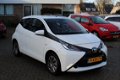 Toyota Aygo - 1.0 5 DEURS X-PLAY AIRCO CAMERA USB - 1 - Thumbnail