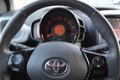 Toyota Aygo - 1.0 5 DEURS X-PLAY AIRCO CAMERA USB - 1 - Thumbnail