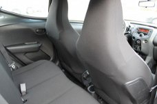 Toyota Aygo - 1.0 5 DEURS X-NOW AIRCO ELEKTR RAMEN
