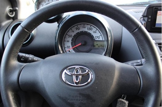 Toyota Aygo - 1.0 5 DEURS ASPIRATION GREEN NAVI AIRCO HALF LEDER - 1